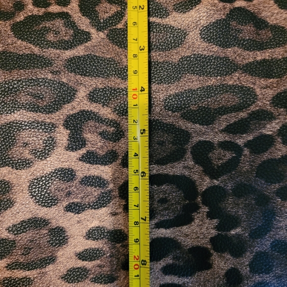 New pouch/ Wristlet - Picture 5 of 5